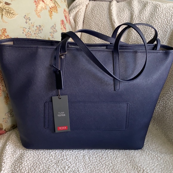 NWT Tumi Navy Blue Everyday Leather Tote- SOLD OUT IN STORES - Picture 2 of 8
